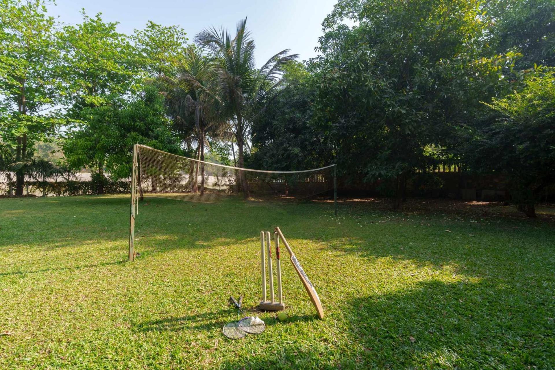Vintage Estate - Lakeside Allure With Vintage Decor,A Plunge Pool & A Lawn Featuring A Charming Gazebo Karjat Exteriör bild